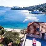 Tonka's Terrace Apartman *